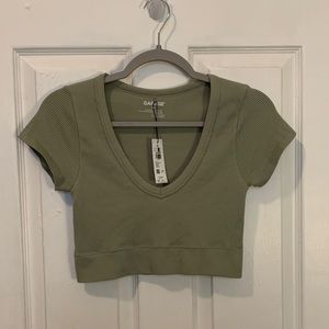 Garage Sonia Seamless Plunge Tee Women’s Size Medium- NWT